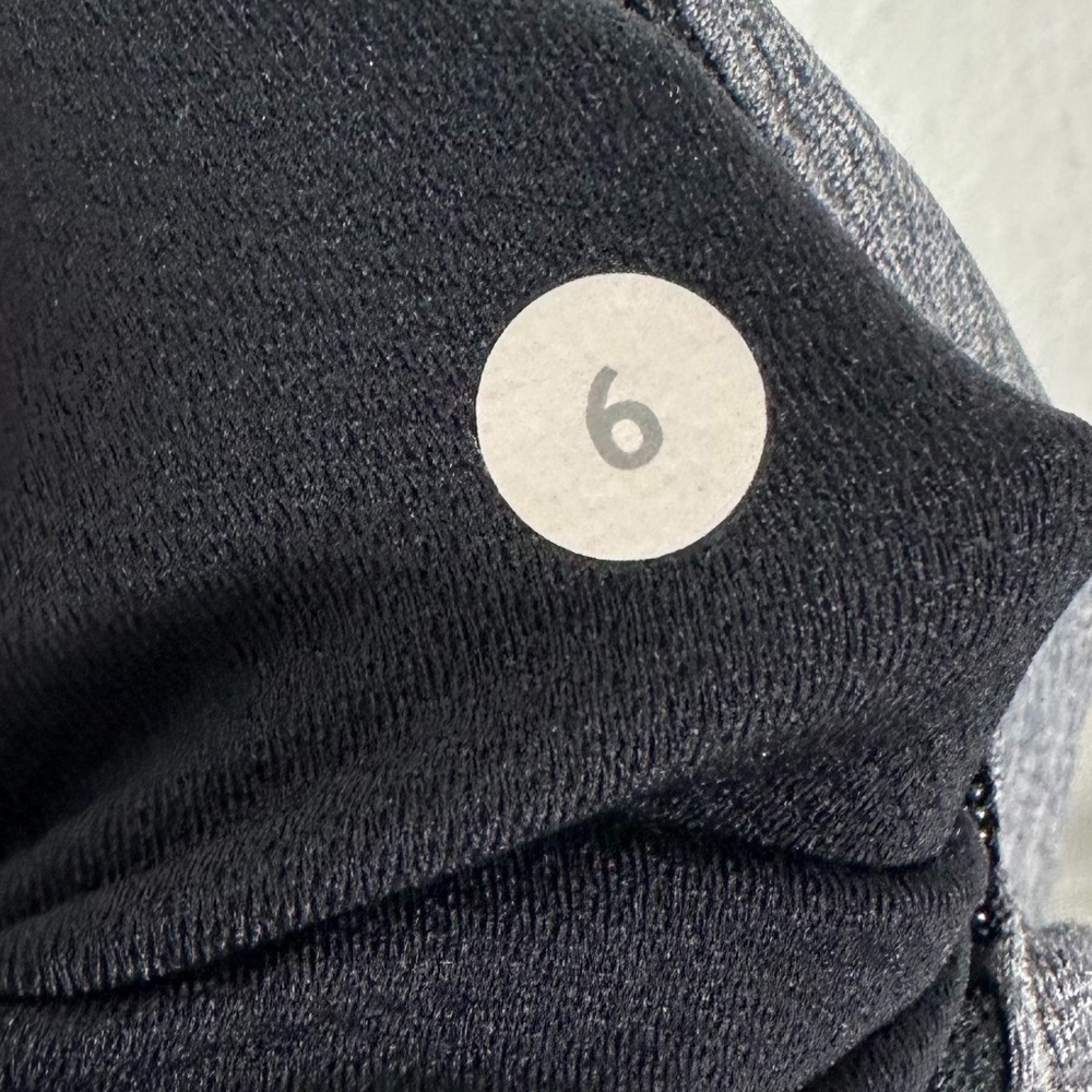 Lululemon Pace Rival Crop Grey Black Mesh SZ 6 - Picture 4 of 6